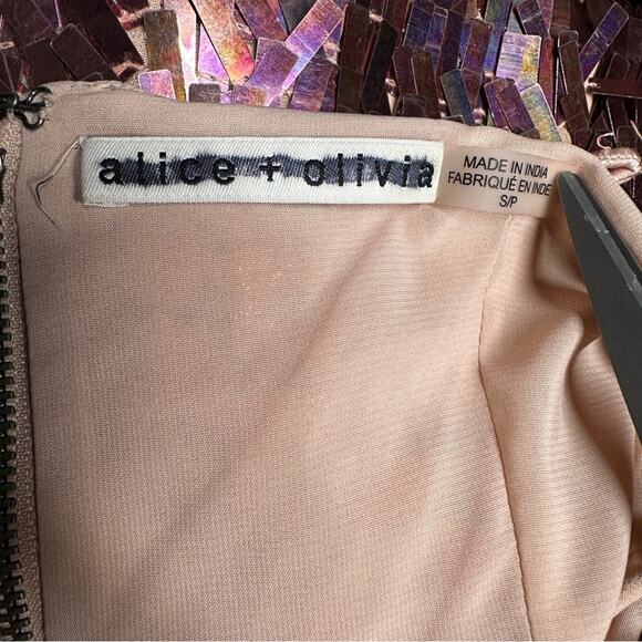 Alice + Olivia - Contessa Embellished V Neck Dress in Iridescent Pink Size S - Picture 14 of 15